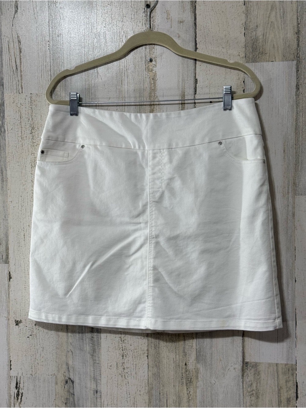 White A-Line Mini Skirt - Classic Clean Finish